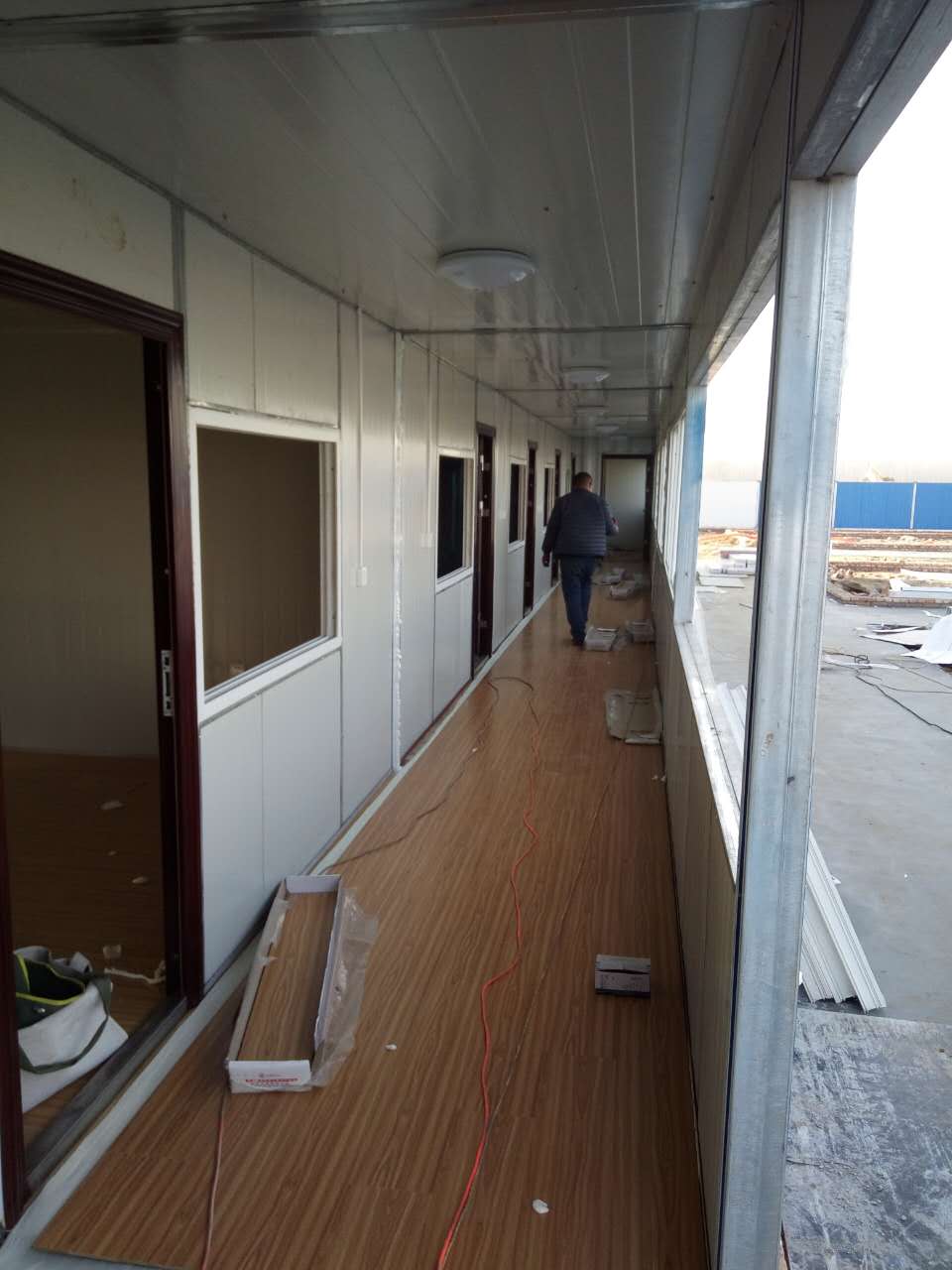 避免活動(dòng)板房發(fā)生火災(zāi)的技巧
.jpg 濟(jì)南集裝箱活動(dòng)房.jpg